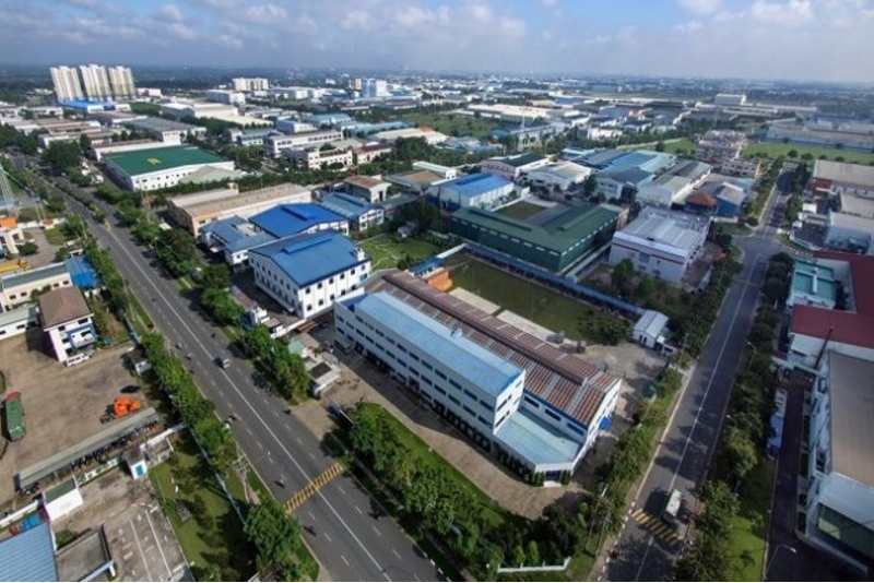 Becamex经过连续两个交易日跌停后，总市值减少7万亿越盾