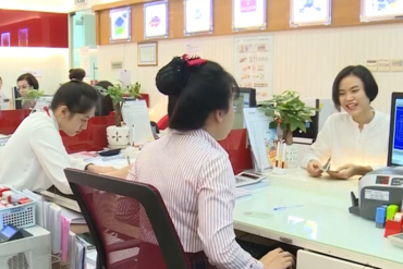 在2021年第一季度内，所有银行都必须在越南证券市场挂牌交易