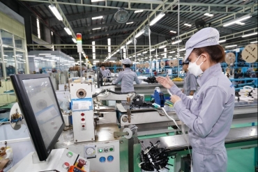 平均每月新设立和复工复产企业为2万家